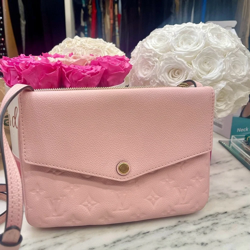 Authentic monogram Louis Vuitton crossbody - Picture 1 of 8